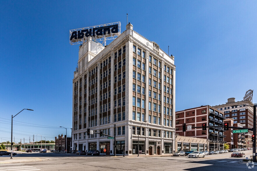 2001 Grand Blvd, Kansas City, MO for lease - Building Photo - Image 1 of 4