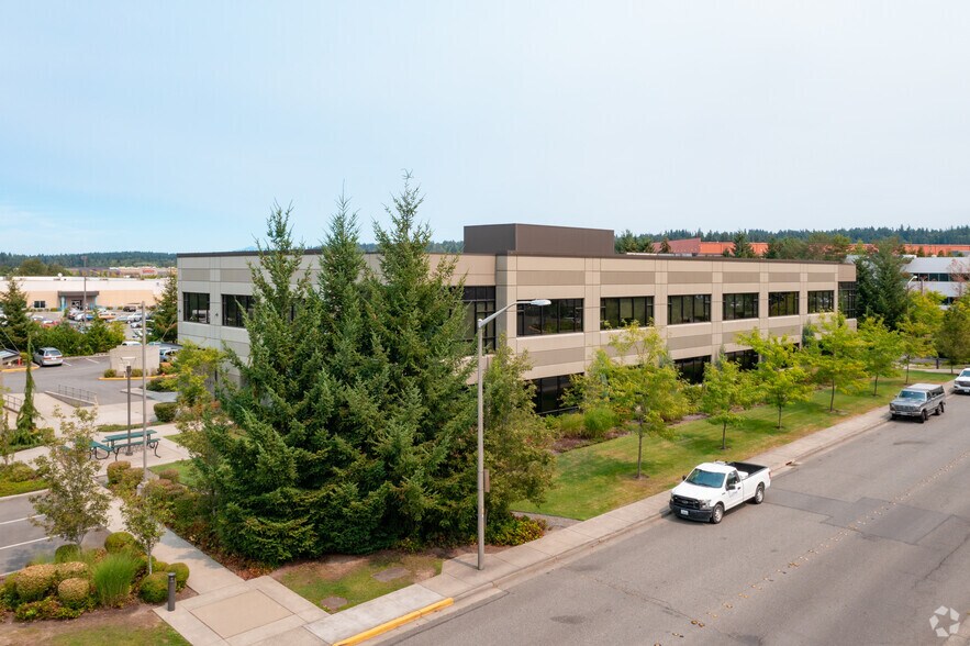 6801 185th Ave NE, Redmond, WA à louer - Photo du bâtiment - Image 2 de 5