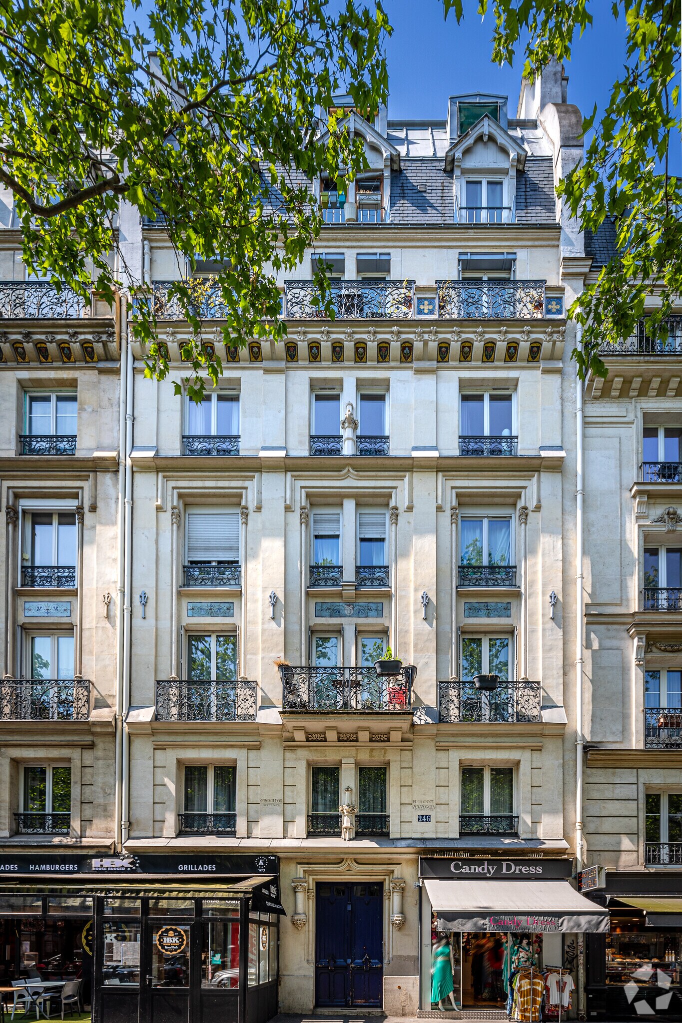 Commerce de détail dans Paris à louer Photo principale- Image 1 de 2