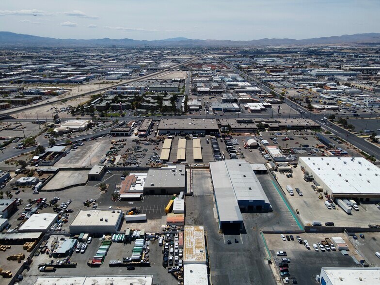 4300-A W Tropicana Ave, Las Vegas, NV à louer - Photo du bâtiment - Image 3 de 8