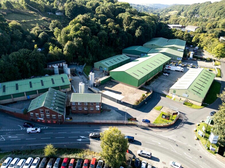Elland Rd, Brighouse à louer - Photo du bâtiment - Image 2 de 2