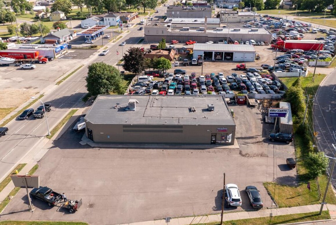 209 Northbound Gratiot Ave, Mount Clemens, MI à vendre Photo principale- Image 1 de 2