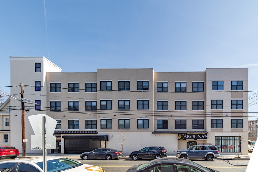 441-449 E 18th St, Paterson, NJ à vendre - Photo du bâtiment - Image 2 de 5