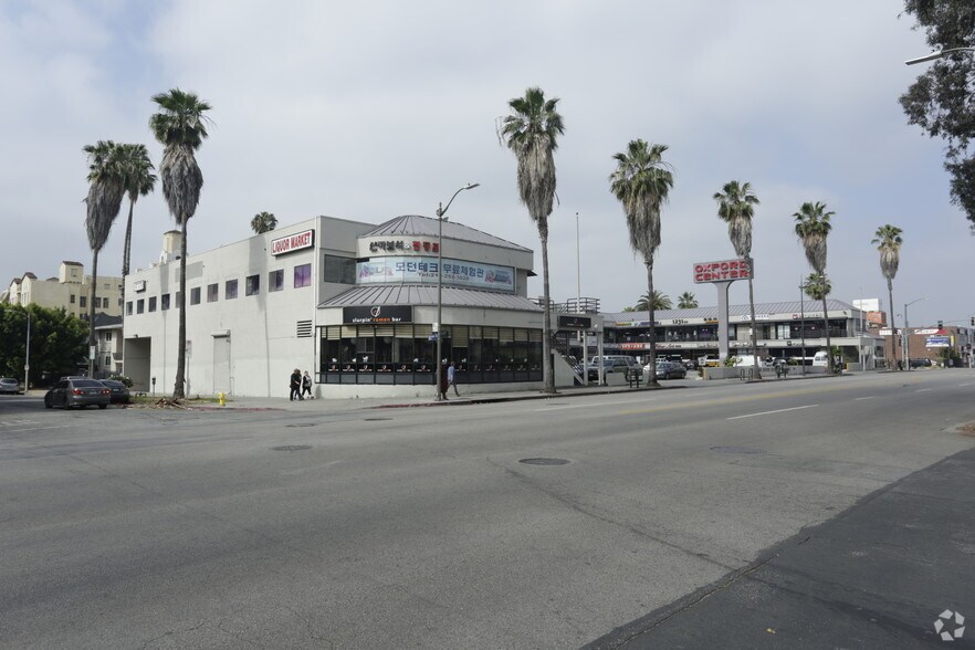 3500-3548 W 8th St, Los Angeles, CA à louer - Photo du bâtiment - Image 2 de 12