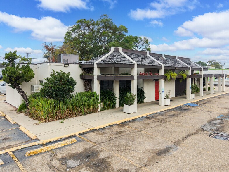 4110 Johnston St, Lafayette, LA à vendre - Photo du bâtiment - Image 2 de 15