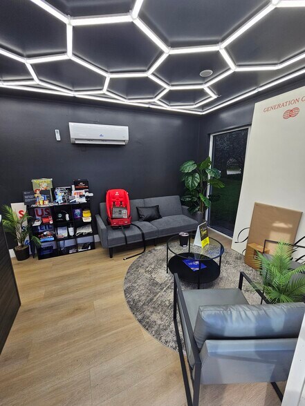 13850 SW 143rd Ct, Miami, FL à vendre - Photo du bâtiment - Image 3 de 31