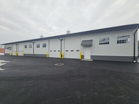 55 Bank St, Orchard Park NY - Entrepôt