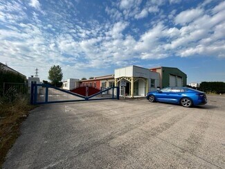 Plus de détails pour Local d'activités à louer