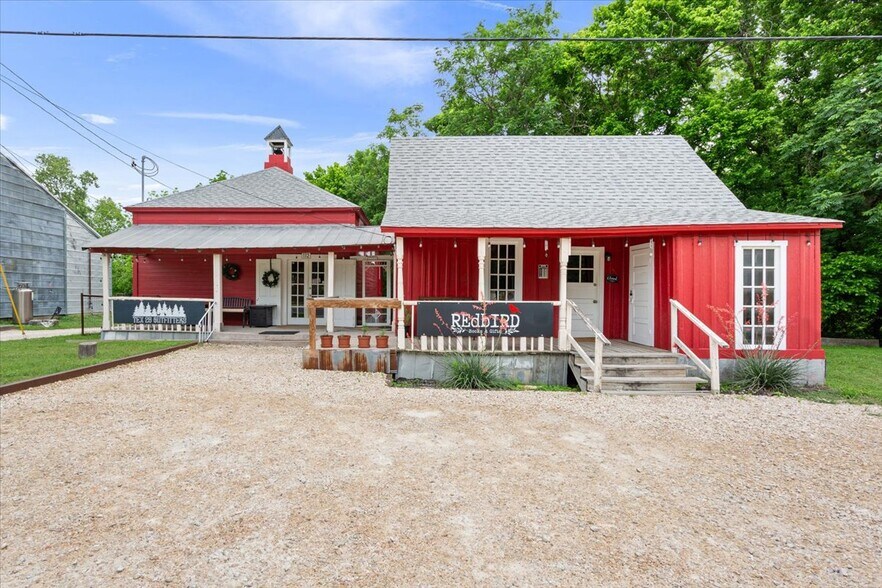 112 Royal St, Salado, TX à vendre - Photo du bâtiment - Image 1 de 10