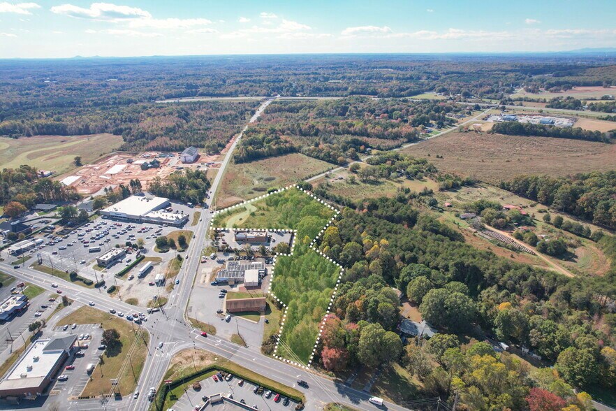 5612 E Highway 150, Maiden, NC à vendre - Photo du bâtiment - Image 2 de 10