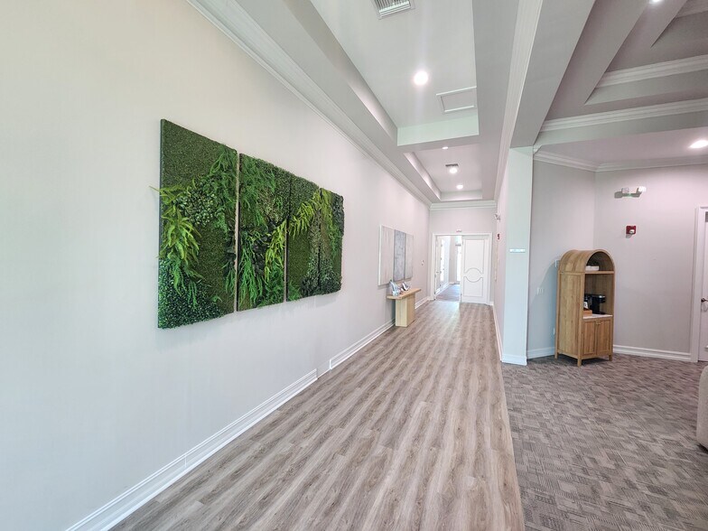 8891 Brighton Ln, Bonita Springs, FL à vendre - Photo du bâtiment - Image 3 de 9