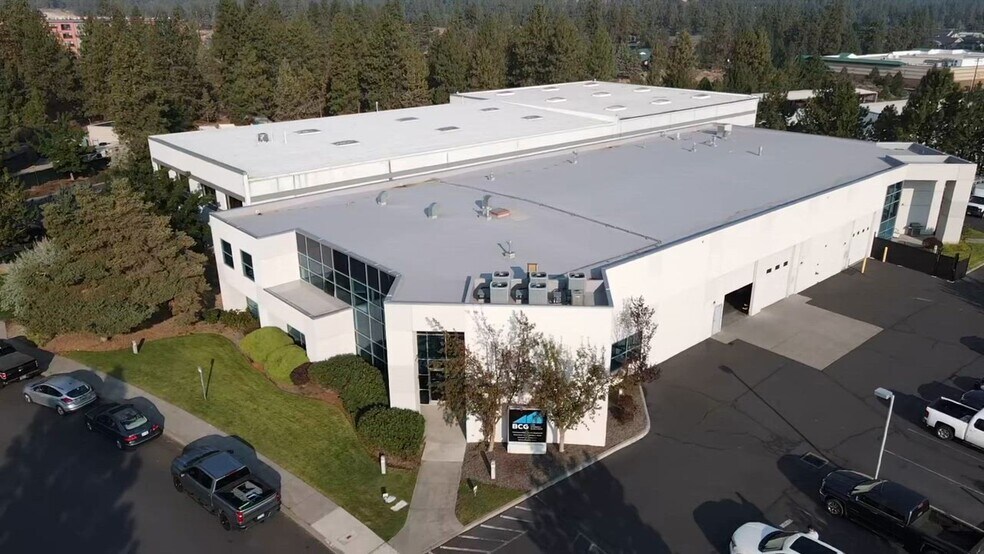 1004 SW Emkay Dr, Bend, OR à vendre - Vidéo sur l’inscription commerciale - Image 2 de 19