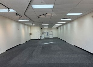 2004 Wyoming Blvd NE, Albuquerque, NM for lease Interior Photo- Image 2 of 3