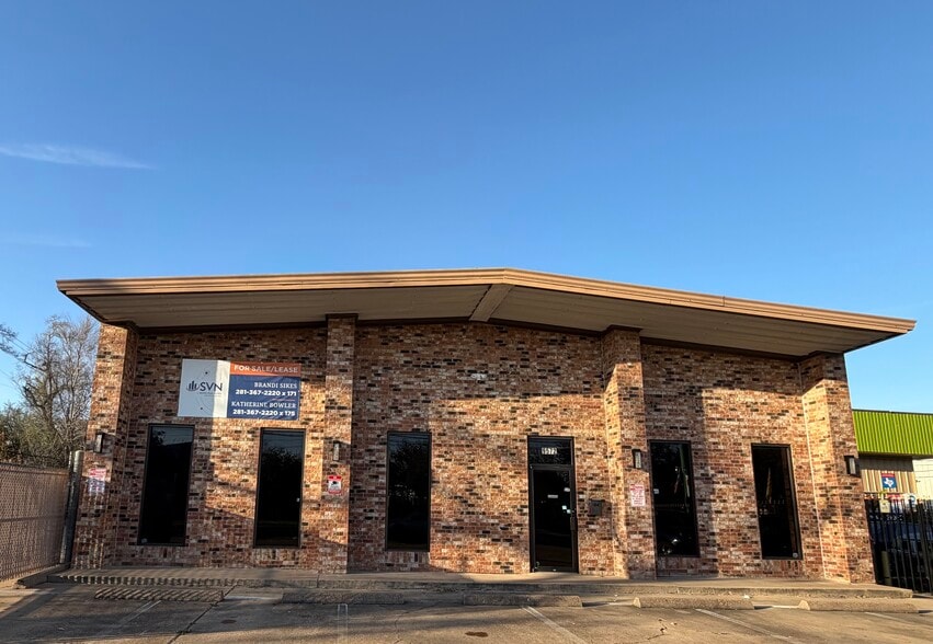 9572 Kempwood Dr, Houston, TX for sale - Primary Photo - Image 1 of 9