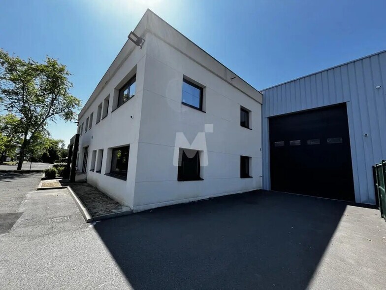 Flex dans Lisses à louer - Photo du bâtiment - Image 3 de 15