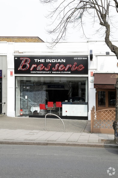 90 Station Rd, Londres à louer - Photo principale - Image 1 de 3