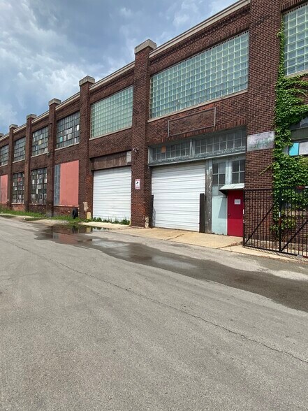 4854 Bloomingdale Ave, Chicago, IL à louer - Photo du bâtiment - Image 2 de 3