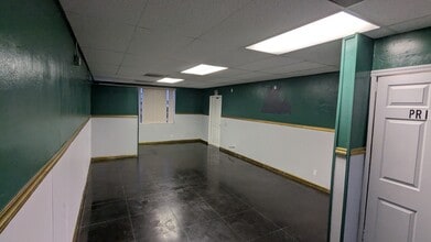 2457-2459 E Commercial Blvd, Fort Lauderdale, FL for lease Interior Photo- Image 2 of 3