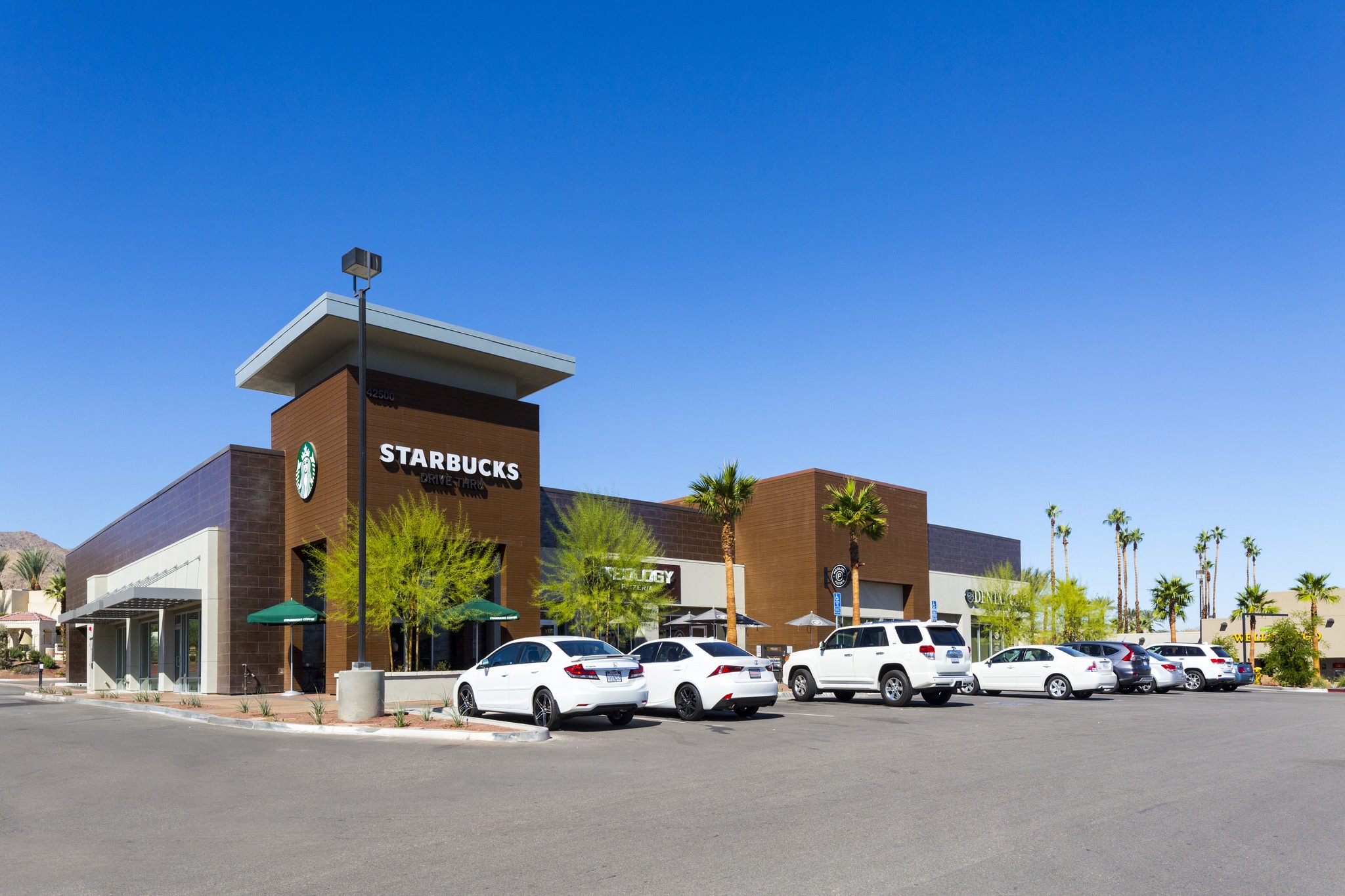 42250-42560 Bob Hope Dr, Rancho Mirage, CA for lease Primary Photo- Image 1 of 15