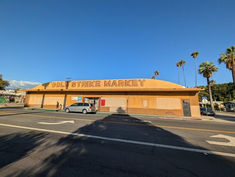 410 N Park Ave, Pomona, CA à louer - Photo du bâtiment - Image 2 de 15