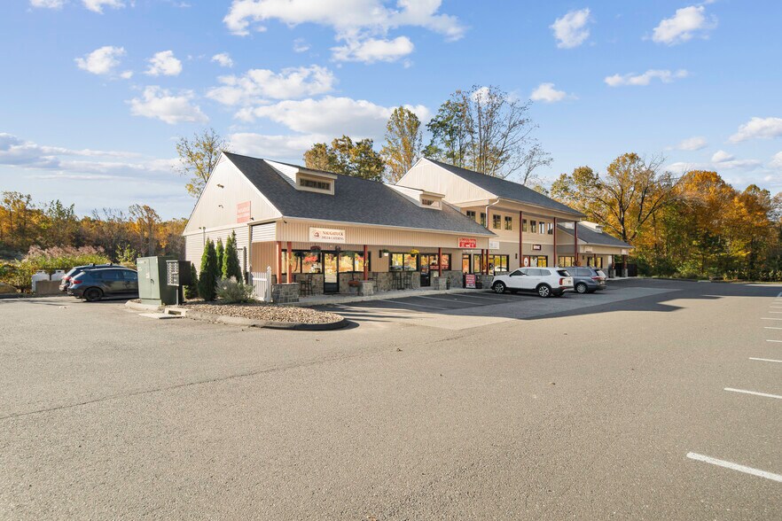 909 Prospect St, Naugatuck, CT for sale - Building Photo - Image 1 of 10