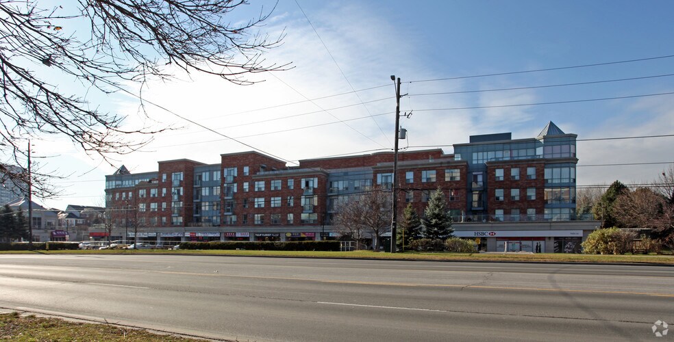 7388-7398 Yonge St, Vaughan, ON à louer - Photo du bâtiment - Image 2 de 11