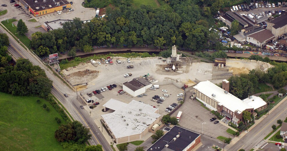 4465 Castor Ave, Philadelphia, PA à vendre - Aérien - Image 1 de 9