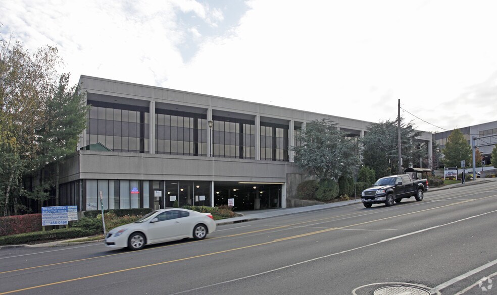 1000 Northern Blvd, Great Neck, NY à louer - Photo du bâtiment - Image 2 de 6