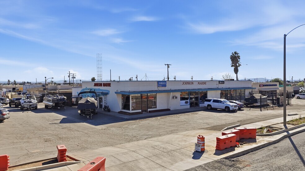 1235-1237 W Holt Blvd, Ontario, CA à vendre - Photo du bâtiment - Image 2 de 8