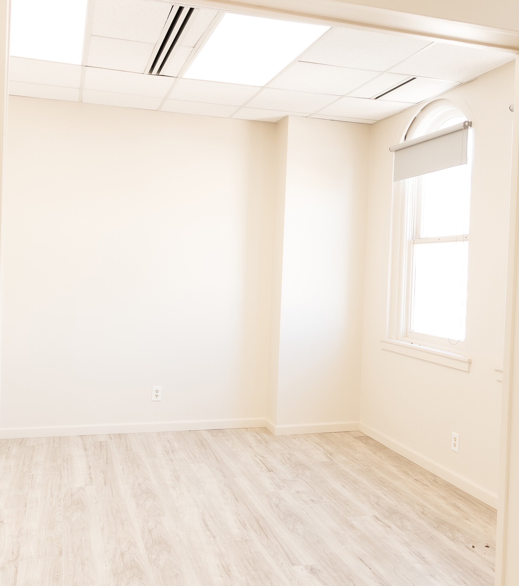 214 W Texas Ave, Midland, TX à louer Photo intérieure- Image 1 de 6