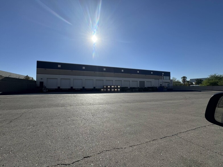 1965 Pama Ln, Las Vegas, NV for lease - Building Photo - Image 2 of 4