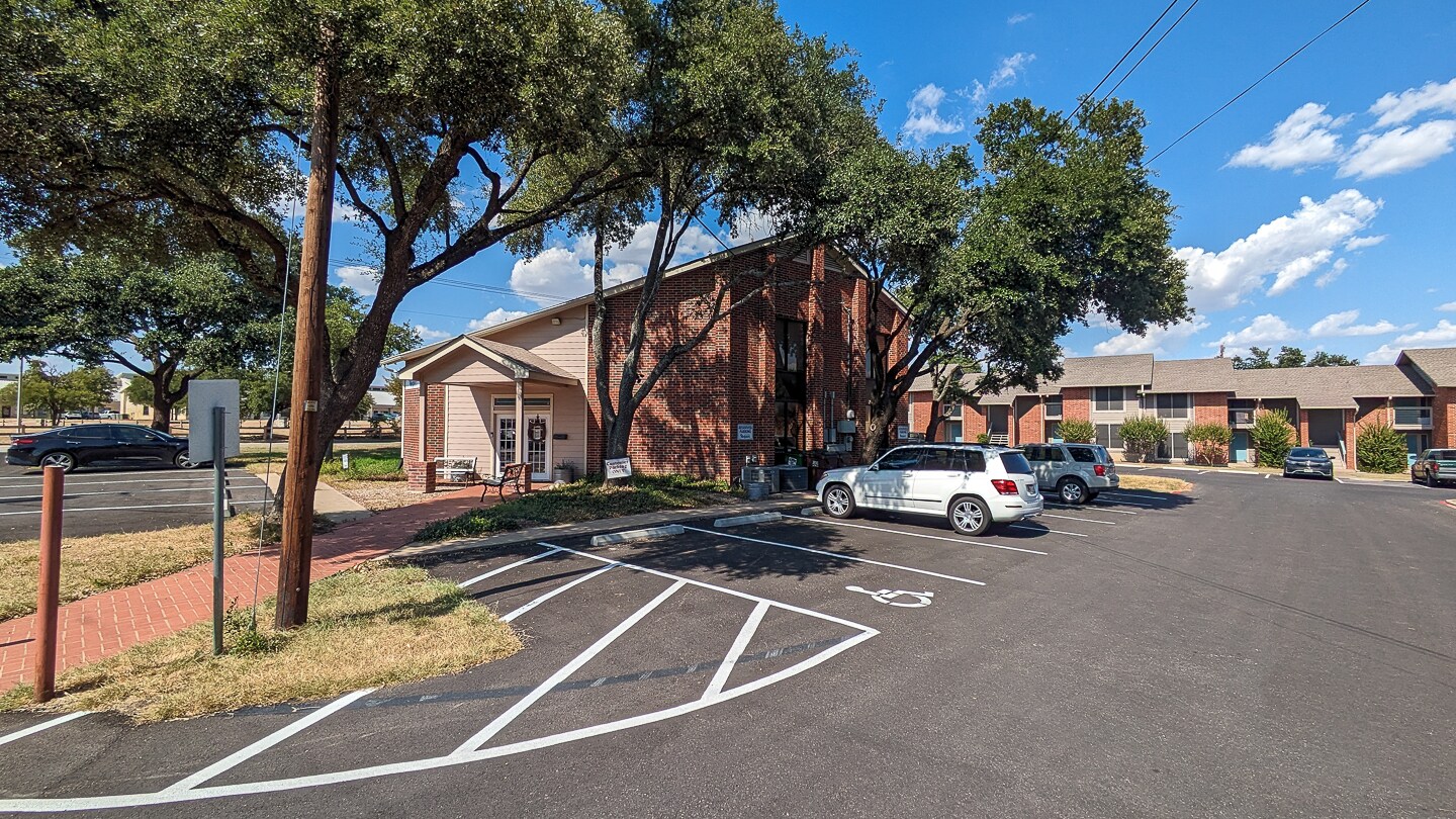 1201 Sam Bass Rd, Round Rock, TX à louer Photo du bâtiment- Image 1 de 7
