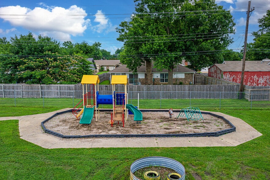 8730 E Skelly Dr, Tulsa, OK à vendre - Autre - Image 3 de 5