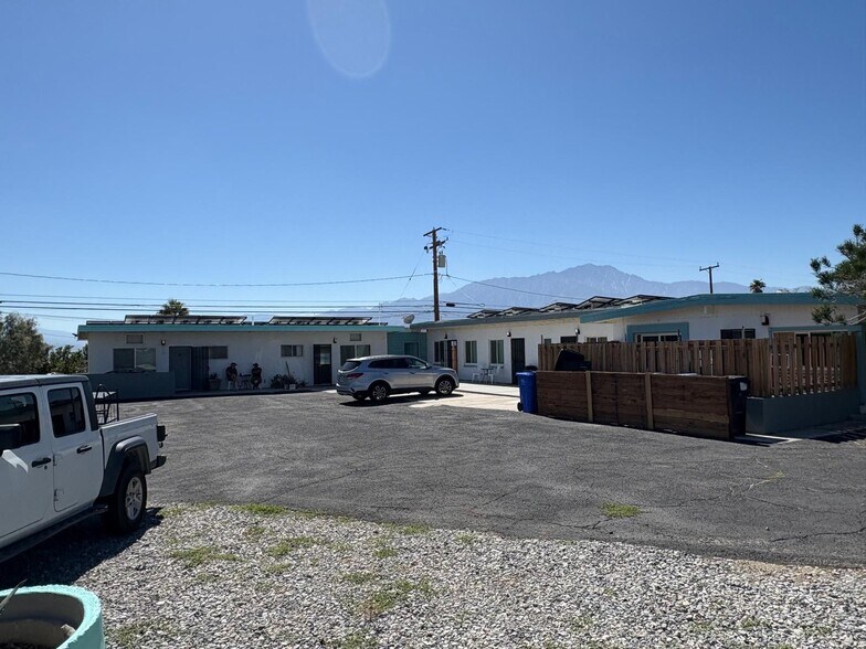 66229 8th St, Desert Hot Springs, CA à vendre - Photo du bâtiment - Image 2 de 28