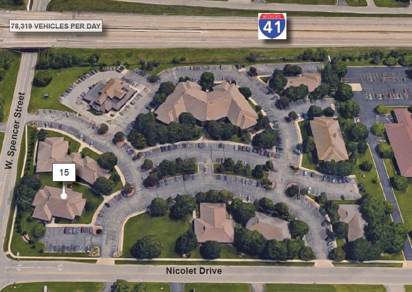 15 Park Pl, Grand Chute, WI à vendre - Photo du bâtiment - Image 2 de 6