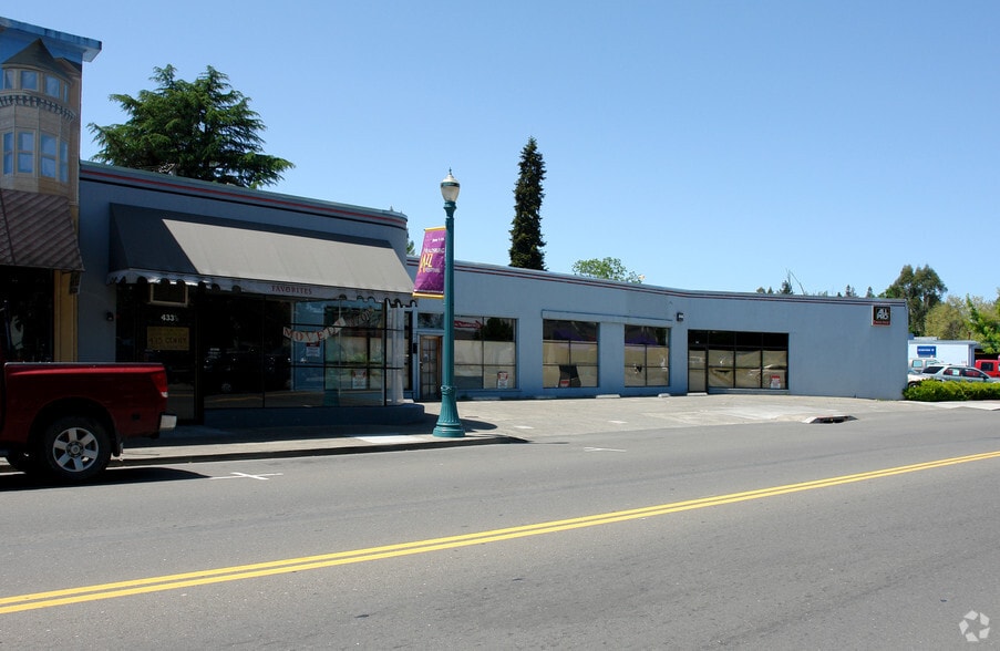 435-439 Healdsburg Ave, Healdsburg, CA for lease - Building Photo - Image 3 of 7