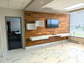 7575 Rte Transcanadienne, Montréal, QC for lease Interior Photo- Image 2 of 5