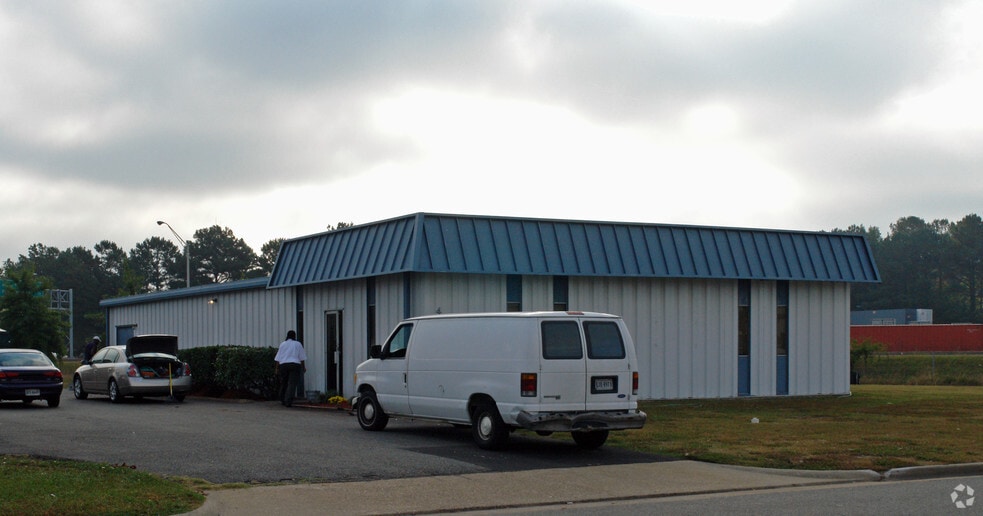 400 Copeland Dr, Hampton, VA for lease - Building Photo - Image 3 of 8