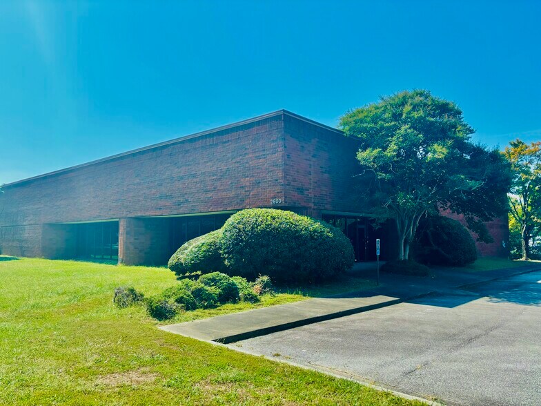2800 Peterson Pl, Norcross, GA à louer - Photo du bâtiment - Image 1 de 9