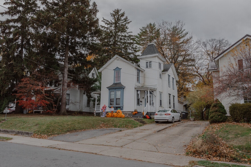 72 Madison St, Geneva, NY for sale - Primary Photo - Image 1 of 1