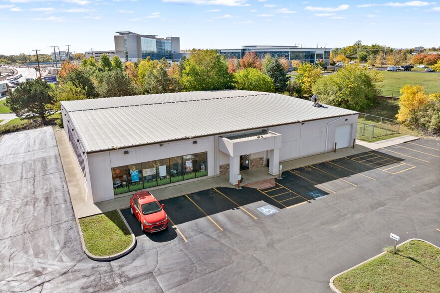 2620 N Farnsworth Ave, Aurora, IL à vendre - Photo du bâtiment - Image 1 de 13