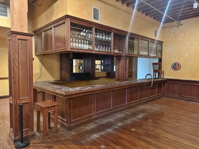 17 E Sheridan Ave, Oklahoma City, OK for lease - Interior Photo - Image 3 of 5