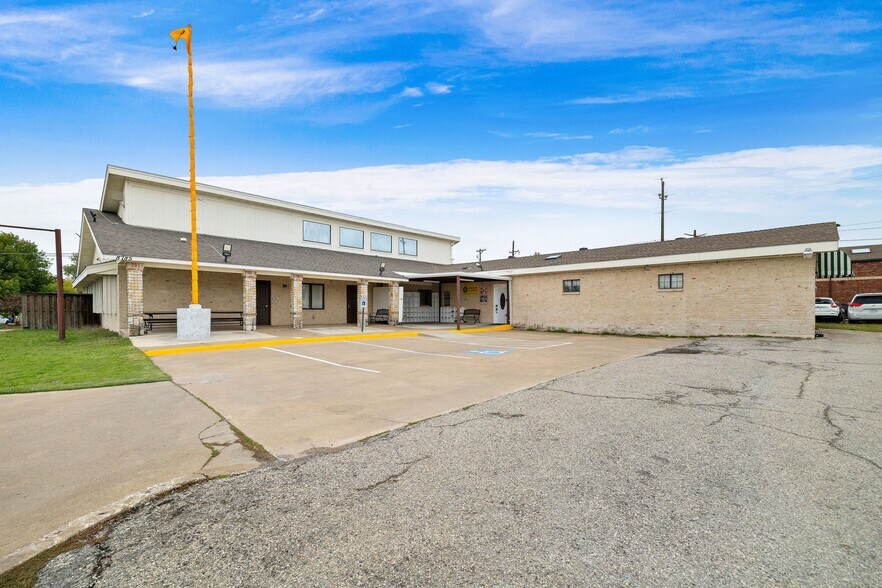 8785 McKinney Rd, Frisco, TX à vendre - Photo du bâtiment - Image 2 de 21
