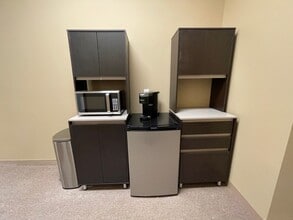 100 Corporate Dr, Trumbull, CT for lease Interior Photo- Image 2 of 10