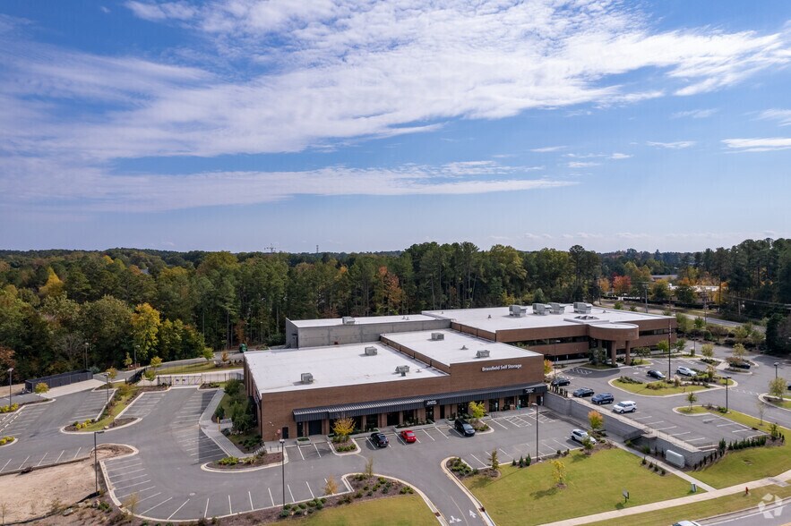 2828 Pickett Rd, Durham, NC à louer - Photo du bâtiment - Image 3 de 6