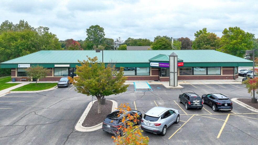 38900-38970 Cherry Hill Rd, Westland, MI for lease - Building Photo - Image 2 of 7