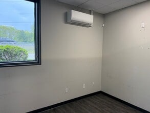 78 Kenwood St, Cranston, RI for lease Interior Photo- Image 2 of 3