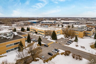 7200 Rue Frédérick-Banting, Saint-Laurent, QC - AERIAL  map view