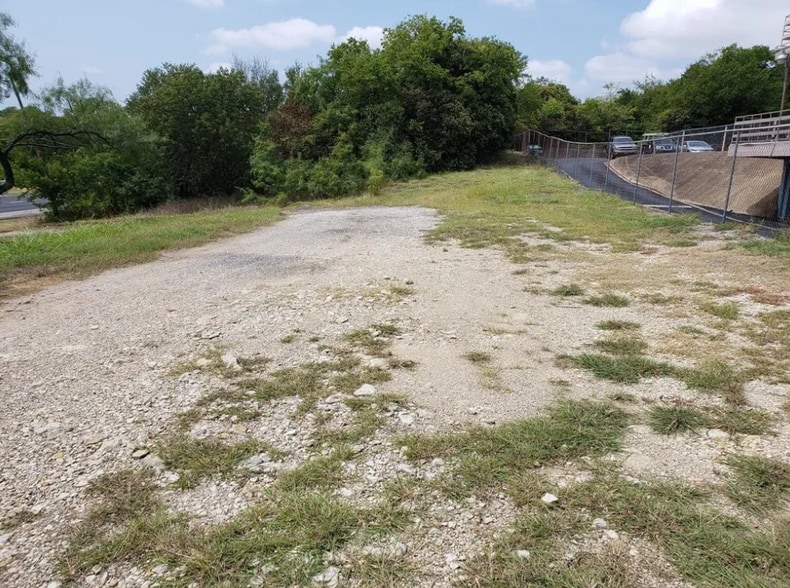 2900 Jacksboro Hwy, Fort Worth, TX à vendre - Photo du bâtiment - Image 2 de 4