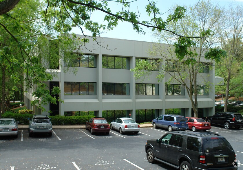 2858 Woodcock Blvd, Atlanta, GA à vendre - Photo du bâtiment - Image 3 de 4